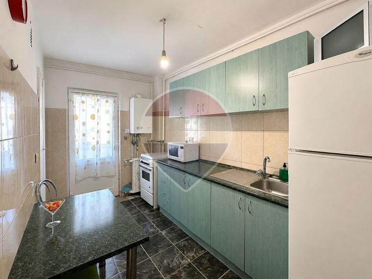 Apartament cu 3 camere în Răcădău