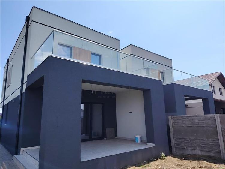 Duplex cu 3 camere cu Canalizare în Moșnița Nouă
