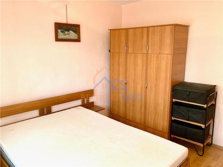 Apartament cu 2 camere semidecomandat, mobilat în Brâncoveanu