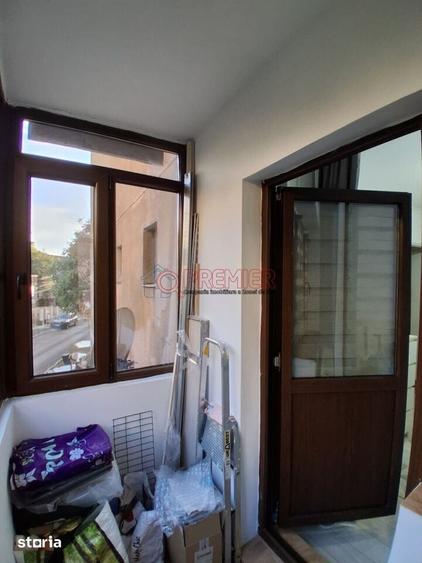 Apartament cu 2 camere decomandat în Văcăresti