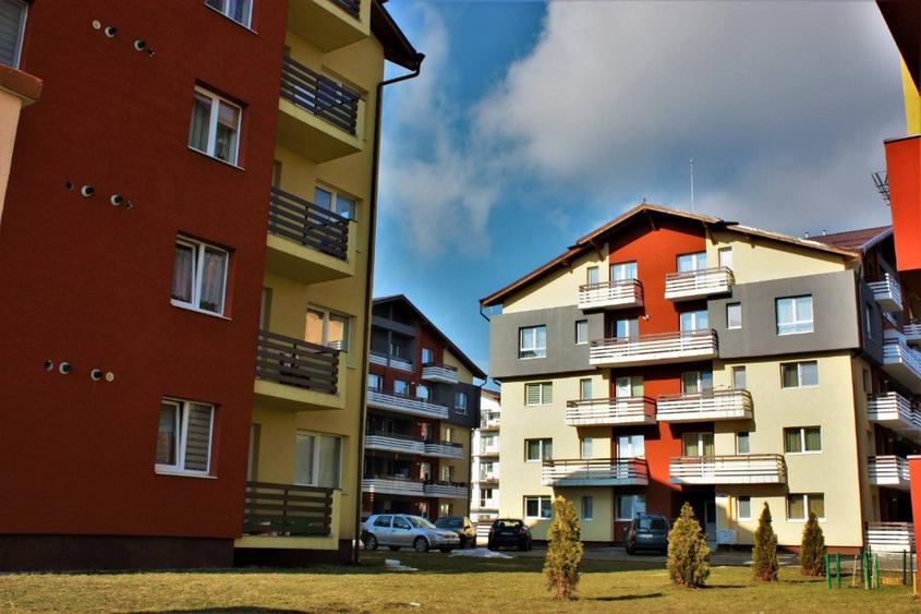 Apartament cu 2 camere decomandat în Sânpetru