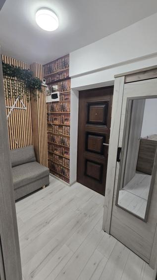 Garsonieră decomandată în Central