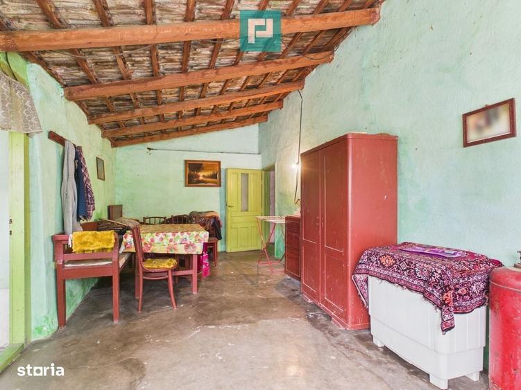 Casă cu 4 camere cu Teren 4065 Mp în Dorobanți