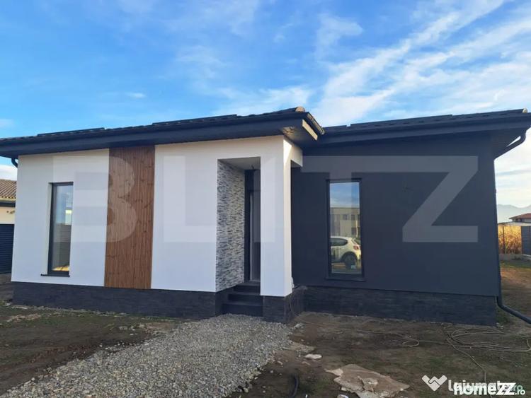 Casă cu 4 camere cu Teren 500 Mp în Sânpetru