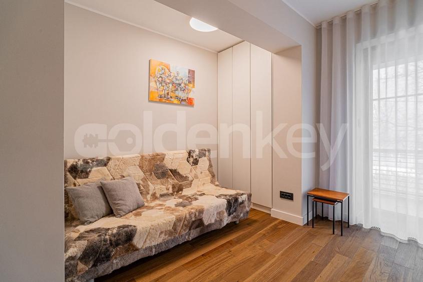 Apartament cu 3 camere semidecomandat, mobilat în Floreasca
