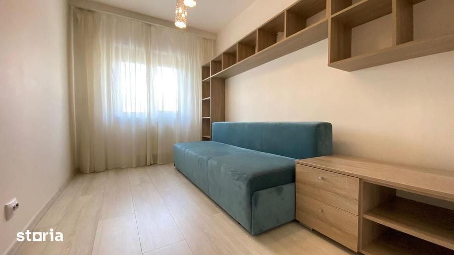 Apartament cu 4 camere decomandat în Astra