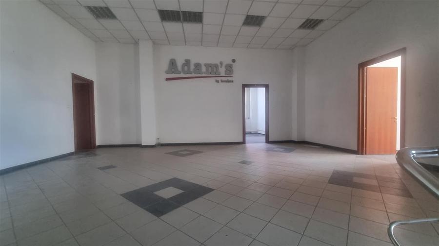 Spațiu comercial, de 1,400 mp, în Sud