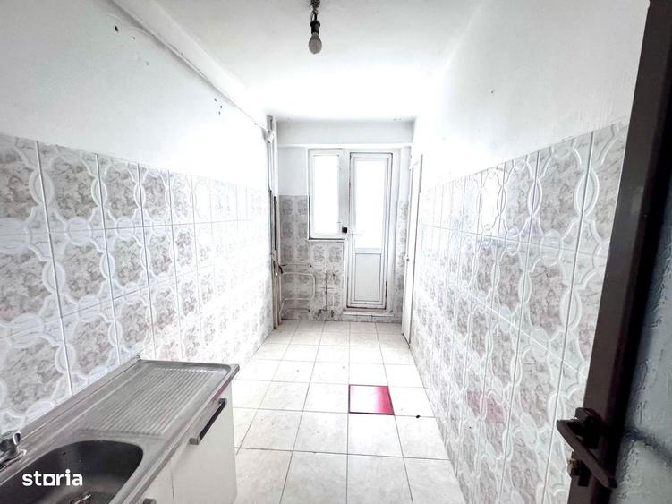 Apartament cu 3 camere decomandat în Faleză