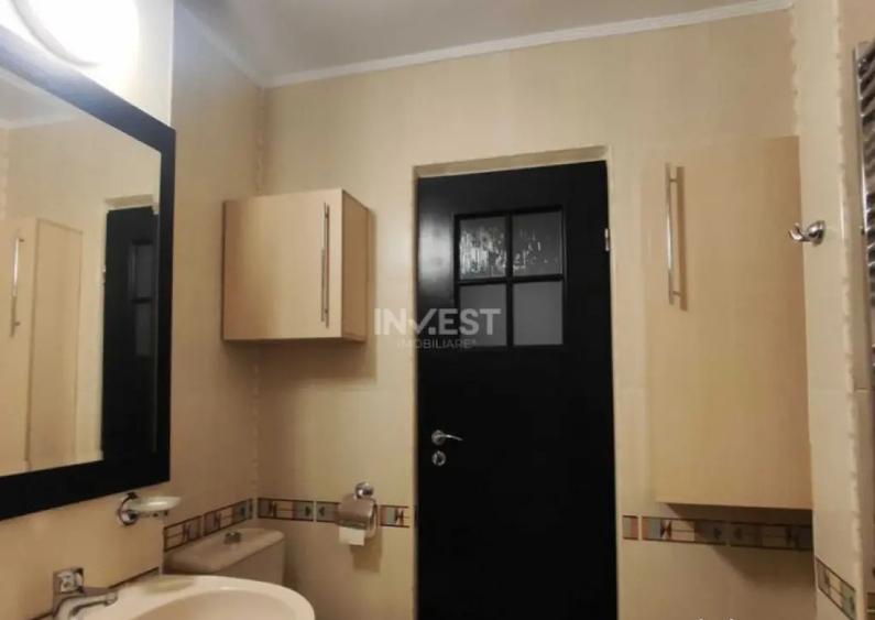 Apartament cu 3 camere decomandat, mobilat în Dacia