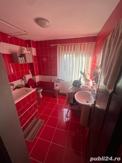 Casă cu 6 camere în Mihai Viteazu