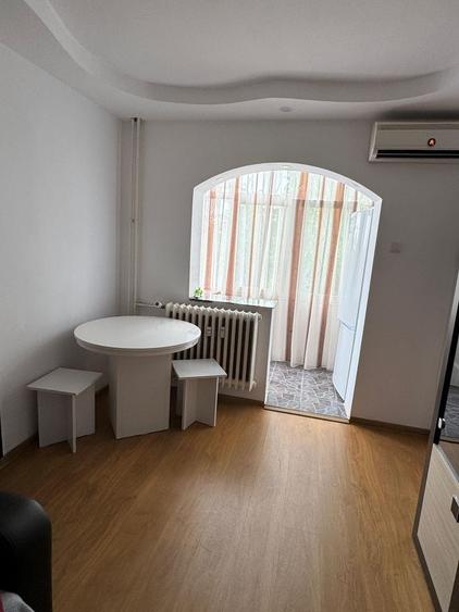 Apartament cu 2 camere semidecomandat în Valea Rosie