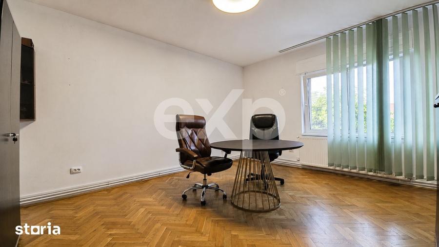 Apartament cu 3 camere în Tractorul