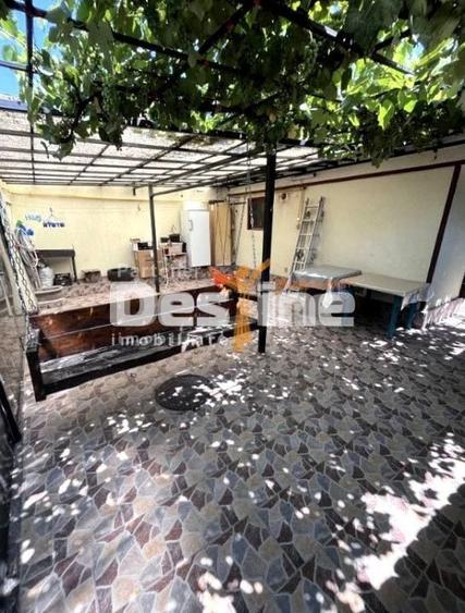 Casă individuală cu 5 camere cu Canalizare în Palas