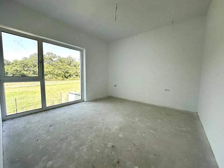 Casă cu 4 camere cu Teren 238 Mp în Giarmata