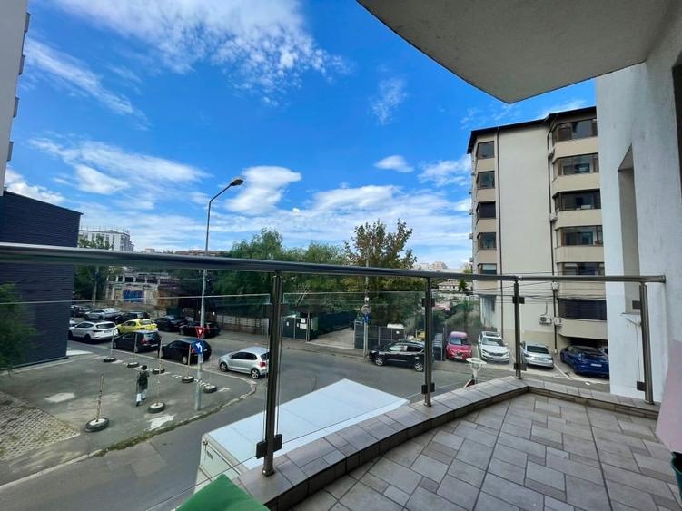 Apartament cu 2 camere nedecomandat în Mihai Bravu