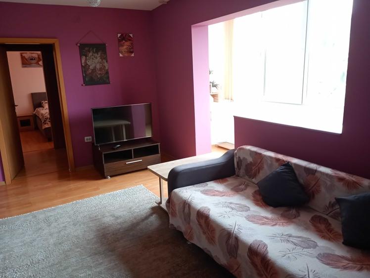 Apartament cu 2 camere semidecomandat în Spitalul Județean