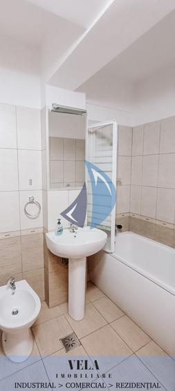 Apartament cu 4 camere decomandat în Semicentral