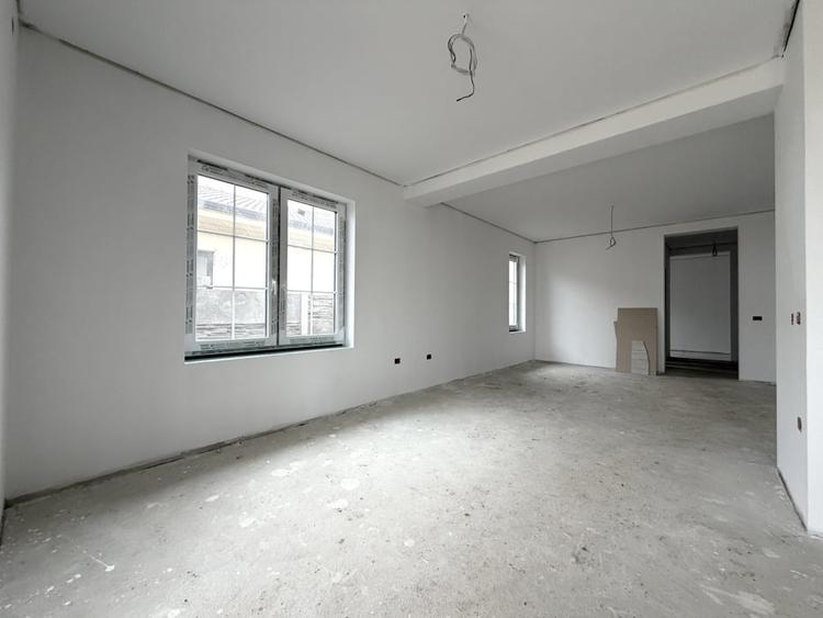Duplex cu 3 camere cu Canalizare în Urseni