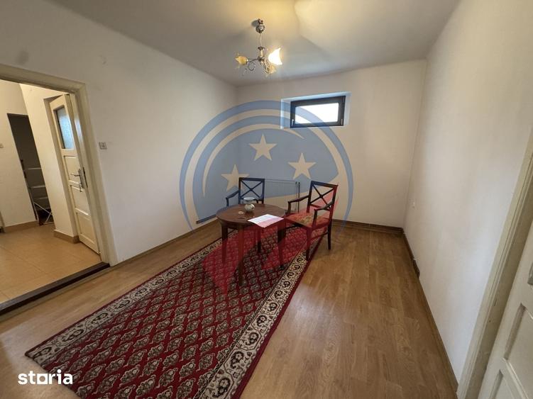 Casă cu 6 camere cu Teren 380 Mp în Brazda lui Novac