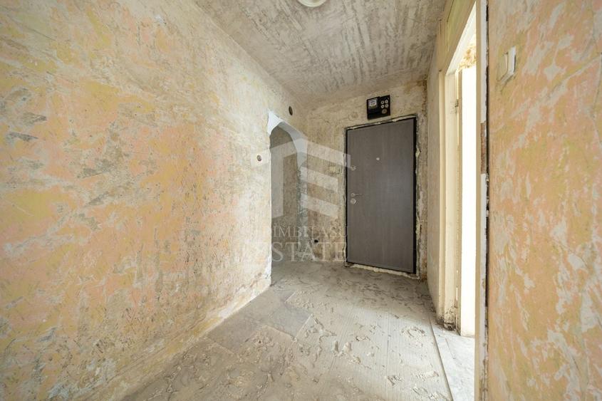 Apartament cu 3 camere decomandat în Triaj