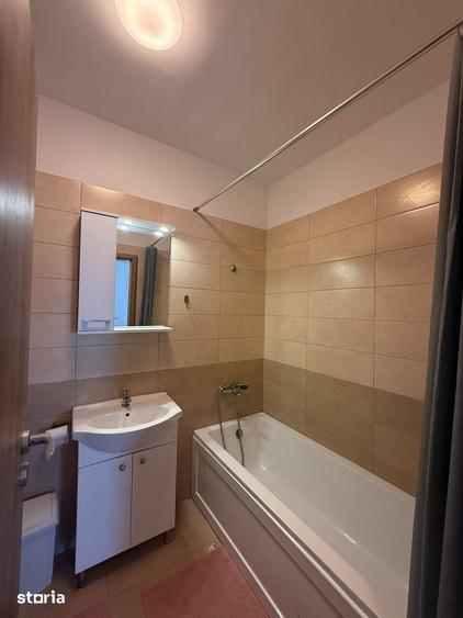Apartament cu 2 camere decomandat în Roșu