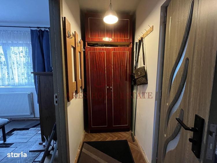 Apartament cu 3 camere, mobilat în Girocului