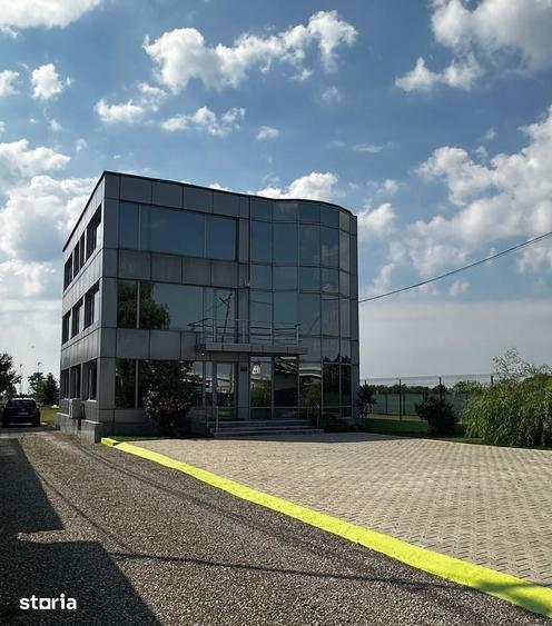 Spațiu comercial, de 9,343 mp, în Central