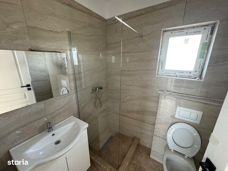 Casă cu 4 camere în Mironeasa