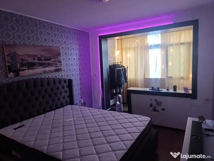 Apartament cu 3 camere semidecomandat în Titan