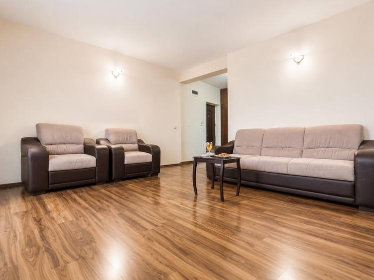 Apartament cu trei camere, situat in Zorilor/Golden Tulip - 2