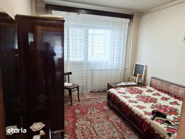 Apartament cu 3 camere decomandat în Aviației