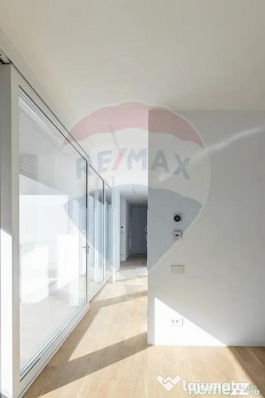 Apartament cu 4 camere decomandat în Națiunile Unite