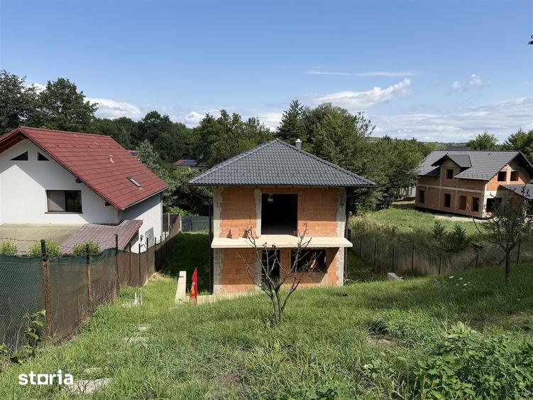Casă cu 4 camere cu Teren 845 Mp în Central