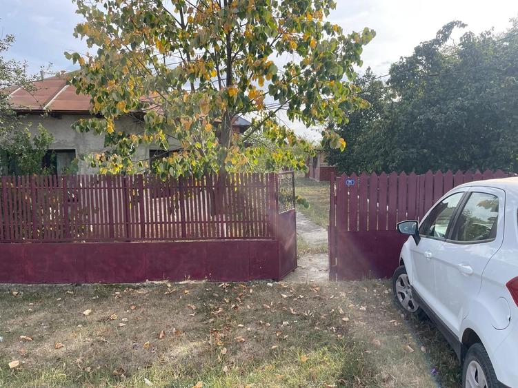 Casă cu 3 camere cu Teren 2100 Mp în Teișori