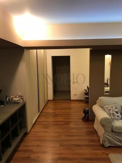 Apartament cu 3 camere decomandat în Panduri