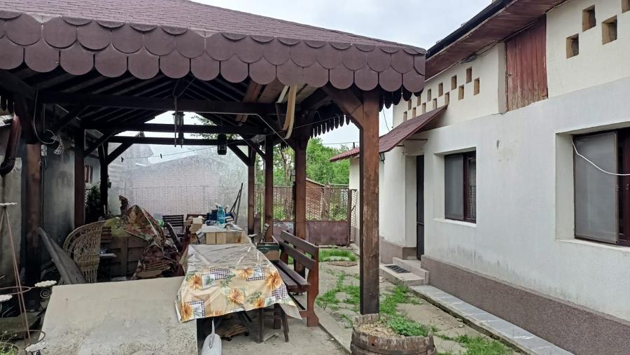Casă cu 4 camere în Central
