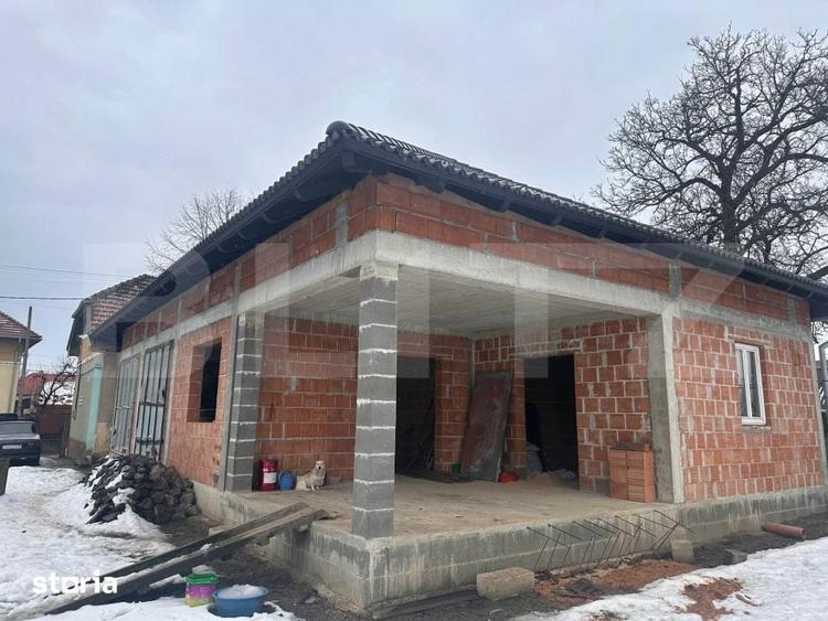 Casă cu 3 camere cu Teren 1643 Mp în Halmeu