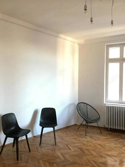 Apartament cu 4 camere decomandat în Central