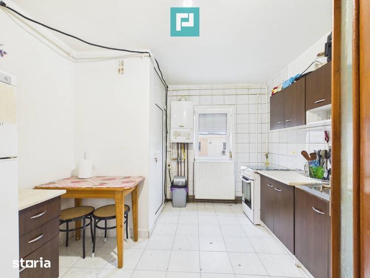Apartament cu 3 camere semidecomandat în Micălaca