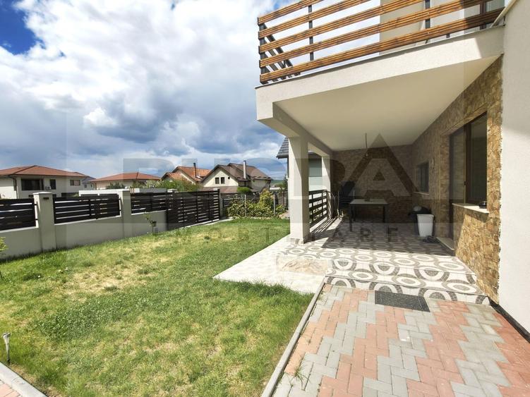 Casă individuală cu 5 camere cu Canalizare în Dezmir