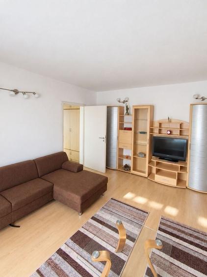 Apartament cu 2 camere semidecomandat, mobilat în Complex Studențesc