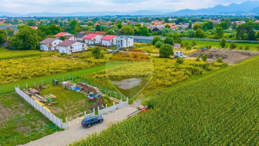 Teren Construcții intravilan de 1149 mp, în Stupini
