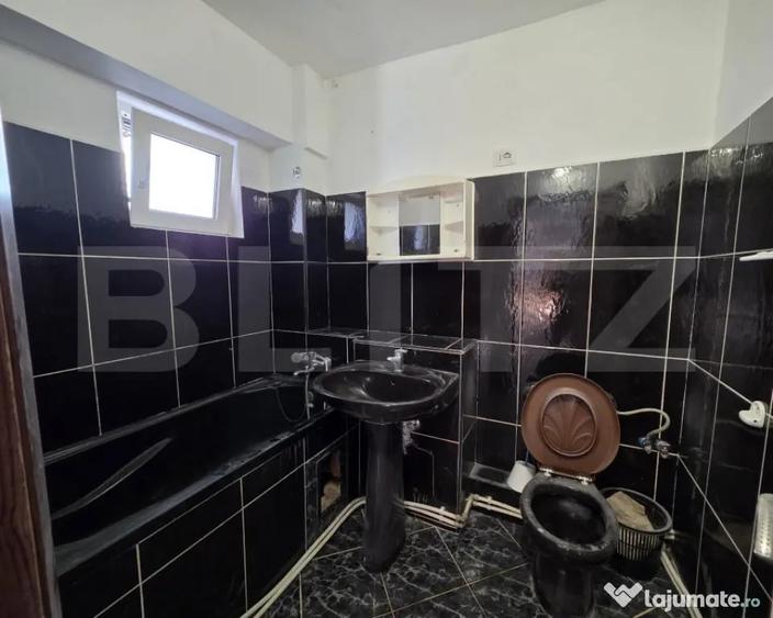 Apartament cu 3 camere decomandat în Micro 16