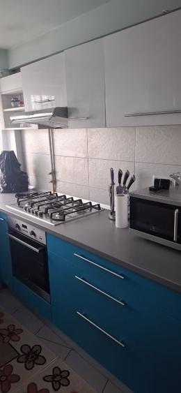 Apartament cu 3 camere semidecomandat în Exterior Vest