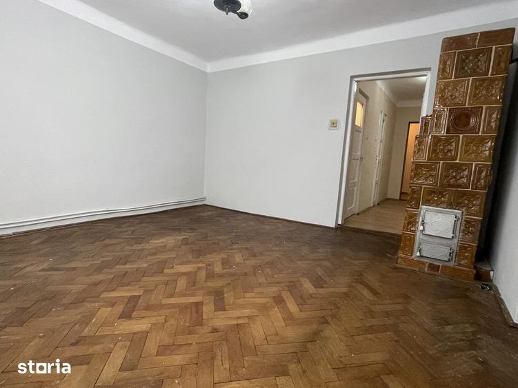 Casă cu 4 camere cu Teren 197 Mp în Central