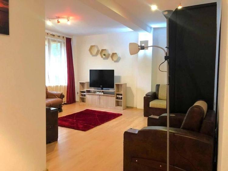 Apartament cu 3 camere decomandat în Bună Ziua