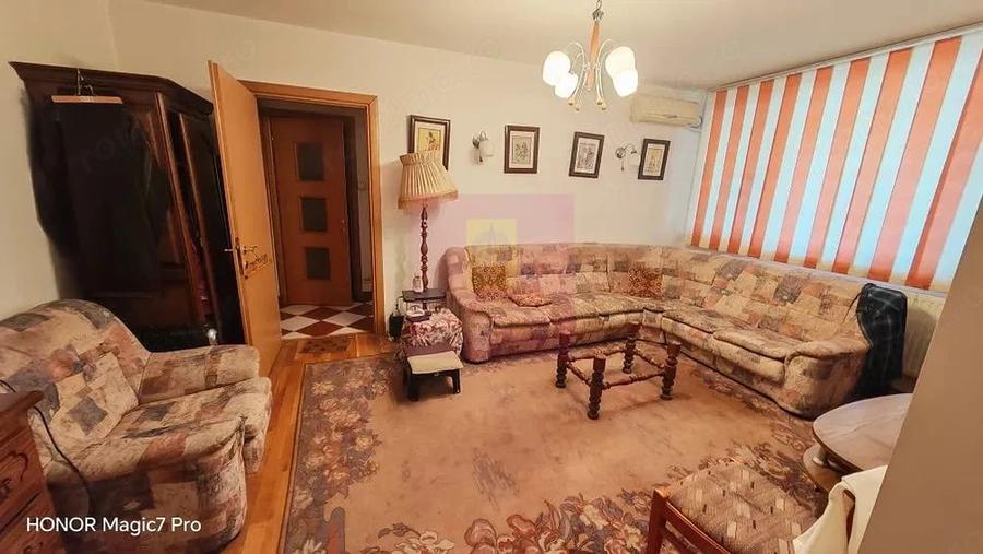 Apartament cu 2 camere semidecomandat în Lacul Tei