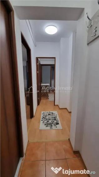 Garsonieră decomandată în Micro 20