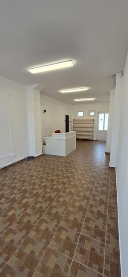 Spațiu comercial, de 48 mp, în Central