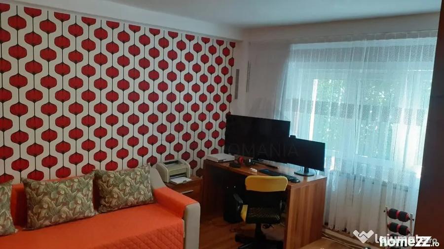Apartament cu 3 camere decomandat în Nerva Traian